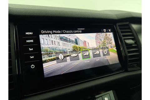Škoda Kodiaq 1.5 TSI Sportline Business 7p. 150PK DSG Pano Virtual LED Camera Carplay Memory Trekhaak 19"LMV Clima Cruise Navi PDC