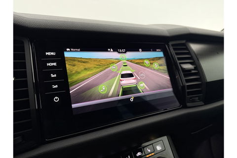 Škoda Kodiaq 1.5 TSI Sportline Business 7p. 150PK DSG Pano Virtual LED Camera Carplay Memory Trekhaak 19"LMV Clima Cruise Navi PDC