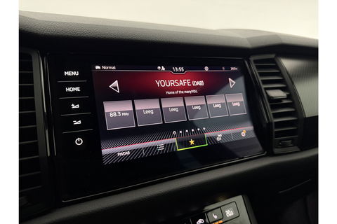 Škoda Kodiaq 1.5 TSI Sportline Business 7p. 150PK DSG Pano Virtual LED Camera Carplay Memory Trekhaak 19"LMV Clima Cruise Navi PDC