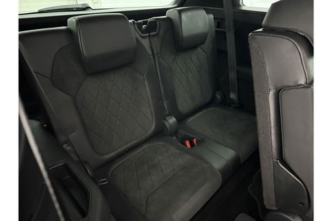 Škoda Kodiaq 1.5 TSI Sportline Business 7p. 150PK DSG Pano Virtual LED Camera Carplay Memory Trekhaak 19"LMV Clima Cruise Navi PDC