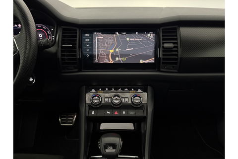 Škoda Kodiaq 1.5 TSI Sportline Business 7p. 150PK DSG Pano Virtual LED Camera Carplay Memory Trekhaak 19"LMV Clima Cruise Navi PDC