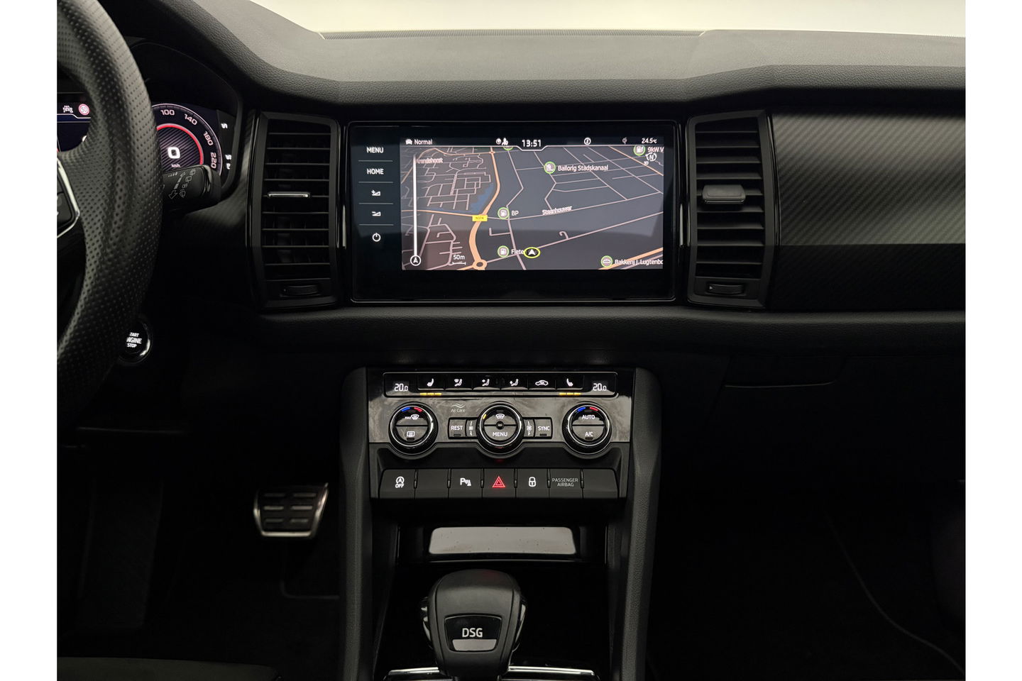 Škoda Kodiaq 1.5 TSI Sportline Business 7p. 150PK DSG Pano Virtual LED Camera Carplay Memory Trekhaak 19"LMV Clima Cruise Navi PDC