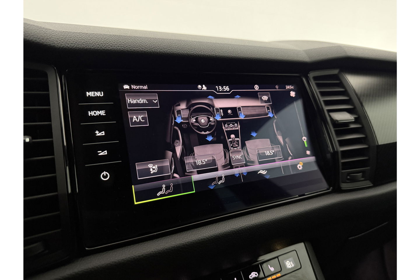 Škoda Kodiaq 1.5 TSI Sportline Business 7p. 150PK DSG Pano Virtual LED Camera Carplay Memory Trekhaak 19"LMV Clima Cruise Navi PDC