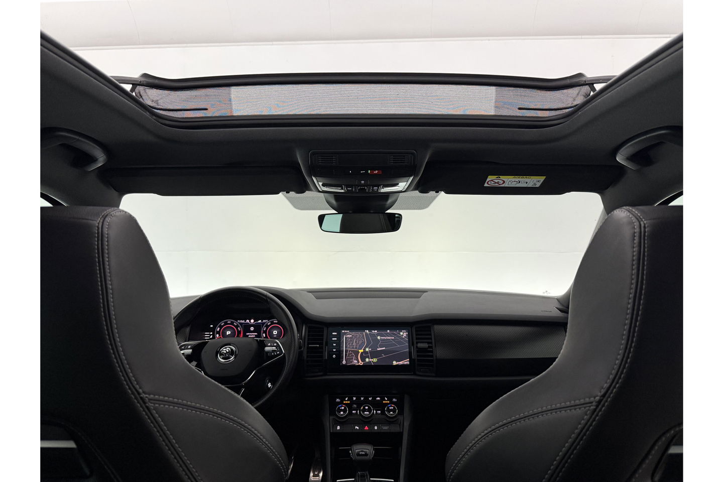 Škoda Kodiaq 1.5 TSI Sportline Business 7p. 150PK DSG Pano Virtual LED Camera Carplay Memory Trekhaak 19"LMV Clima Cruise Navi PDC