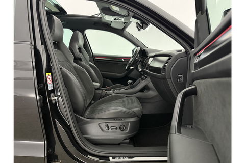 Škoda Kodiaq 1.5 TSI Sportline Business 7p. 150PK DSG Pano Virtual LED Camera Carplay Memory Trekhaak 19"LMV Clima Cruise Navi PDC