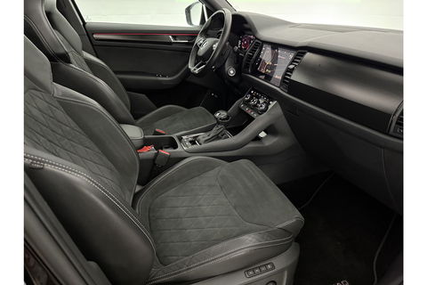 Škoda Kodiaq 1.5 TSI Sportline Business 7p. 150PK DSG Pano Virtual LED Camera Carplay Memory Trekhaak 19"LMV Clima Cruise Navi PDC