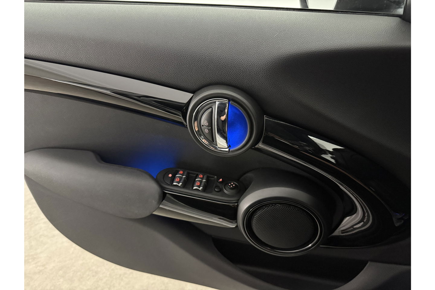 MINI Cooper 1.5 Cooper Dalston Edition LED Virtual Carplay Clima Cruise Navi Parelmoer PDC 17"LMV