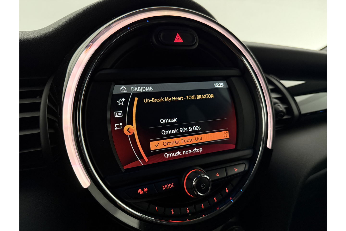 MINI Cooper 1.5 Cooper Dalston Edition LED Virtual Carplay Clima Cruise Navi Parelmoer PDC 17"LMV