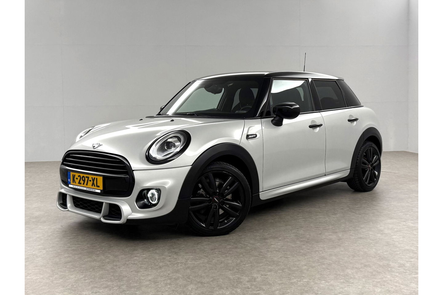 MINI Cooper 1.5 Cooper Dalston Edition LED Virtual Carplay Clima Cruise Navi Parelmoer PDC 17"LMV