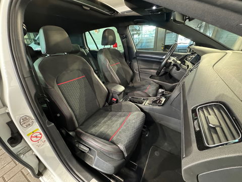 Volkswagen Golf 2.0 TSI GTI Performance Pano|Keyless|ACC|DCC