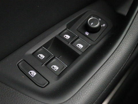 Volkswagen Passat 1.4 TSI R Line | 1e eigenaar | Trekhaak | Stoelverwarming | Carplay | Leder/Alcantara | Navigatie | Full LED | Adaptive cruise | Parkeerhulp | Climate control