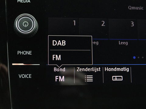 Volkswagen Passat 1.4 TSI R Line | 1e eigenaar | Trekhaak | Stoelverwarming | Carplay | Leder/Alcantara | Navigatie | Full LED | Adaptive cruise | Parkeerhulp | Climate control