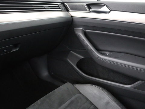 Volkswagen Passat 1.4 TSI R Line | 1e eigenaar | Trekhaak | Stoelverwarming | Carplay | Leder/Alcantara | Navigatie | Full LED | Adaptive cruise | Parkeerhulp | Climate control