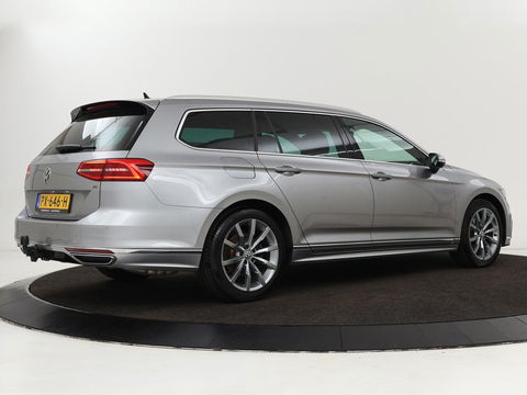 Volkswagen Passat 1.4 TSI R Line | 1e eigenaar | Trekhaak | Stoelverwarming | Carplay | Leder/Alcantara | Navigatie | Full LED | Adaptive cruise | Parkeerhulp | Climate control