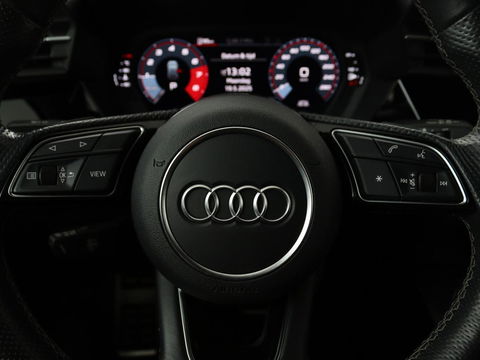Audi A3 30 TFSI S edition | Carplay | Trekhaak | Sportstoelen | Navigatie | Virtual Cockpit | Half leder | Full LED | Climate control | Cruise control | Getint glas