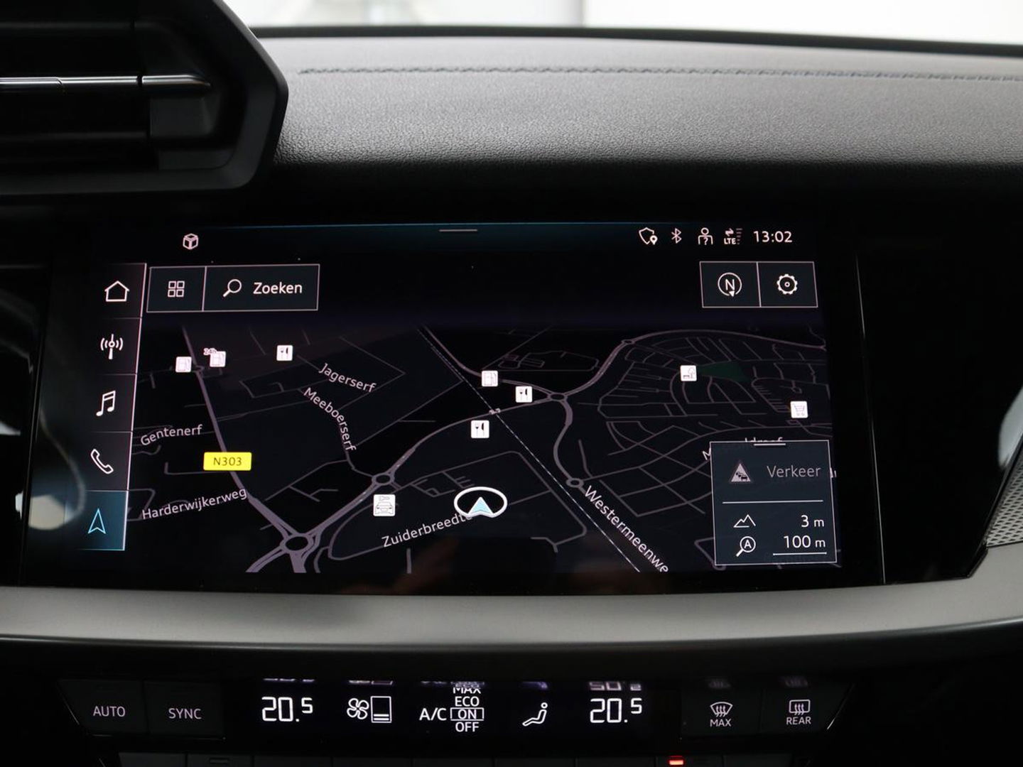Audi A3 30 TFSI S edition | Carplay | Trekhaak | Sportstoelen | Navigatie | Virtual Cockpit | Half leder | Full LED | Climate control | Cruise control | Getint glas