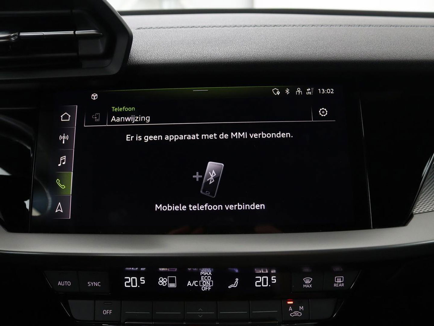 Audi A3 30 TFSI S edition | Carplay | Trekhaak | Sportstoelen | Navigatie | Virtual Cockpit | Half leder | Full LED | Climate control | Cruise control | Getint glas