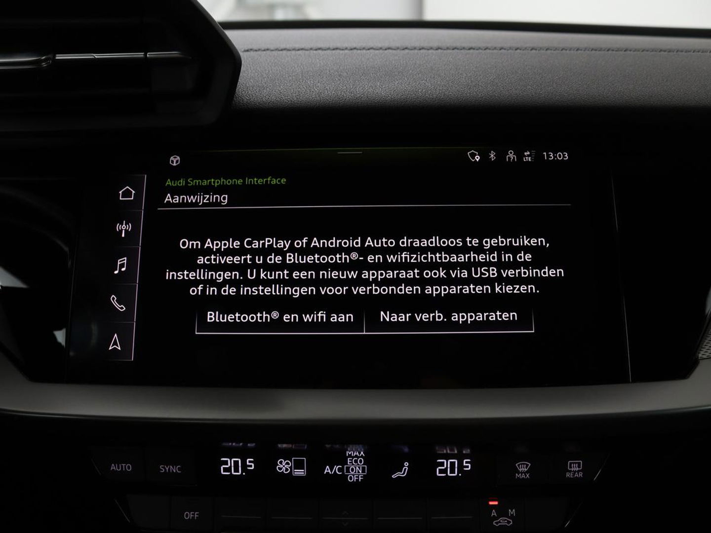 Audi A3 30 TFSI S edition | Carplay | Trekhaak | Sportstoelen | Navigatie | Virtual Cockpit | Half leder | Full LED | Climate control | Cruise control | Getint glas