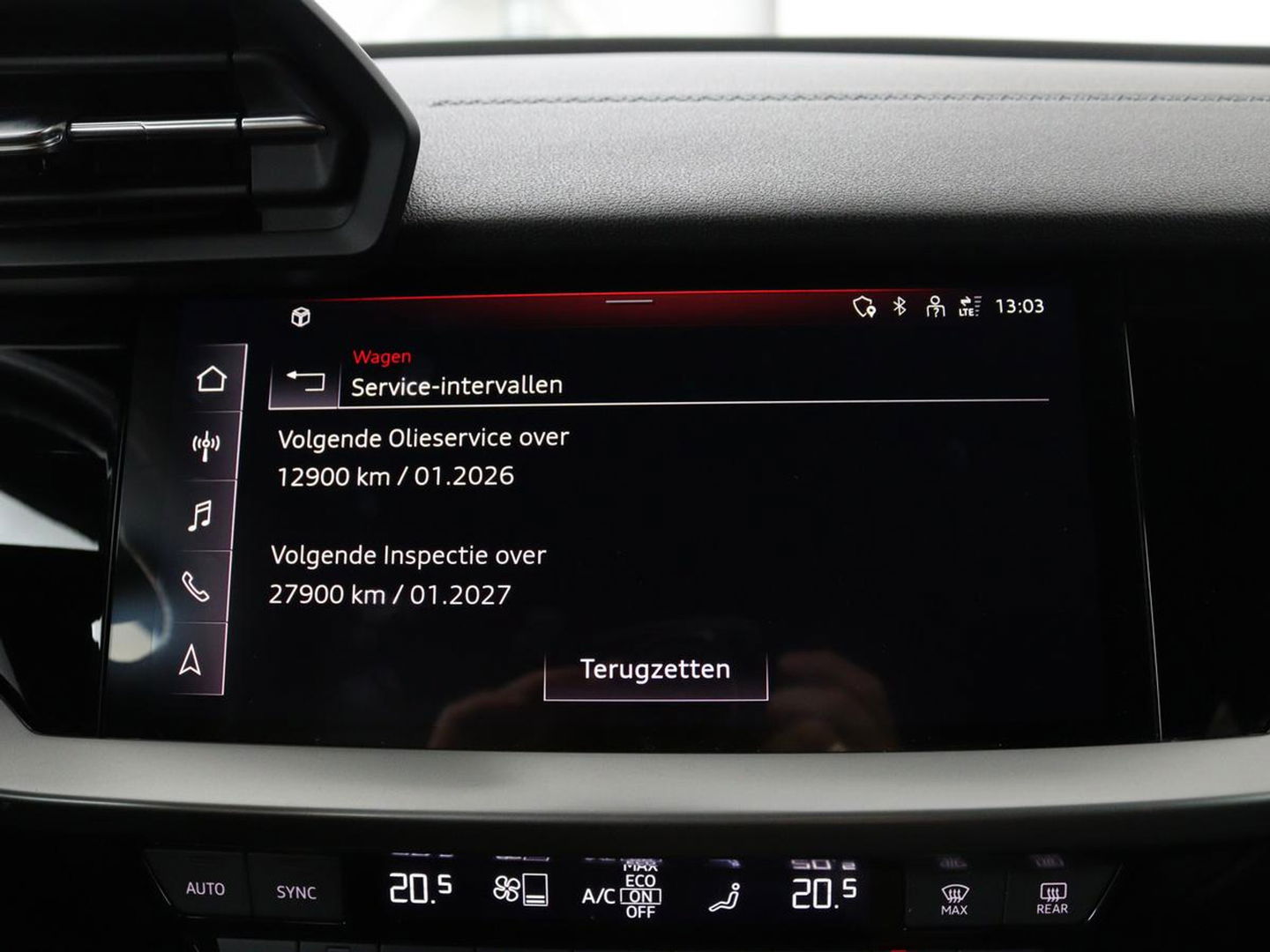Audi A3 30 TFSI S edition | Carplay | Trekhaak | Sportstoelen | Navigatie | Virtual Cockpit | Half leder | Full LED | Climate control | Cruise control | Getint glas