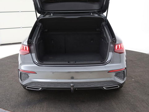 Audi A3 30 TFSI S edition | Carplay | Trekhaak | Sportstoelen | Navigatie | Virtual Cockpit | Half leder | Full LED | Climate control | Cruise control | Getint glas