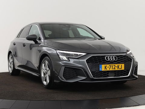 Audi A3 30 TFSI S edition | Carplay | Trekhaak | Sportstoelen | Navigatie | Virtual Cockpit | Half leder | Full LED | Climate control | Cruise control | Getint glas