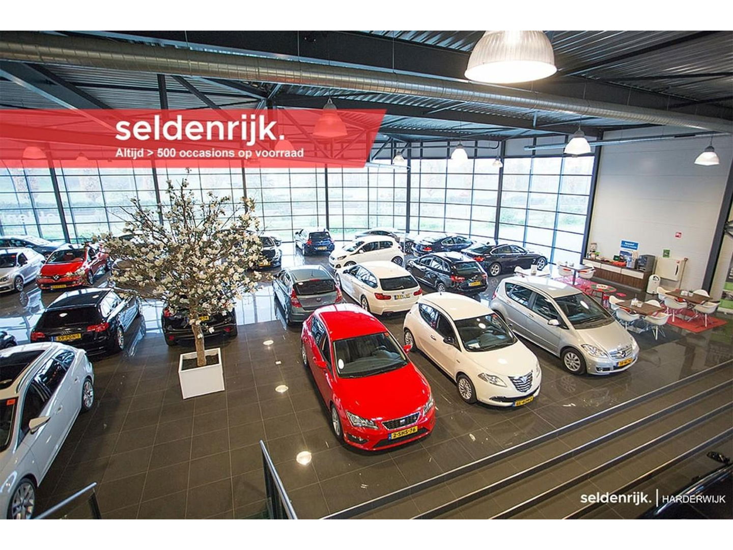 Audi A3 30 TFSI S edition | Carplay | Trekhaak | Sportstoelen | Navigatie | Virtual Cockpit | Half leder | Full LED | Climate control | Cruise control | Getint glas