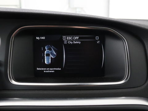Volvo V40 2.0 D2 Momentum | Automaat | Full LED | Harman/Kardon | Trekhaak | Navigatie | Climate control | Cruise control | Parkeerhulp