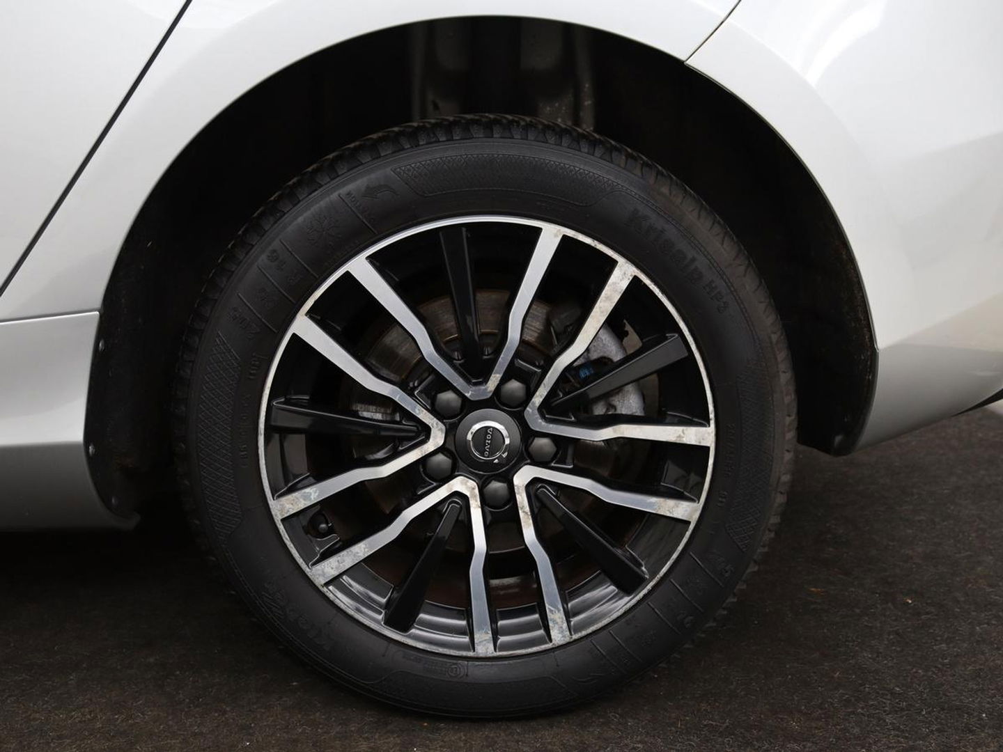Volvo V40 2.0 D2 Momentum | Automaat | Full LED | Harman/Kardon | Trekhaak | Navigatie | Climate control | Cruise control | Parkeerhulp