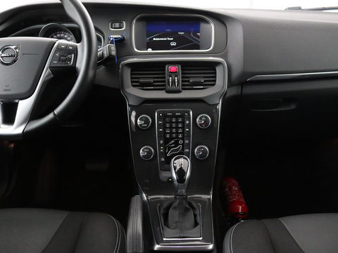 Volvo V40 2.0 D2 Momentum | Automaat | Full LED | Harman/Kardon | Trekhaak | Navigatie | Climate control | Cruise control | Parkeerhulp