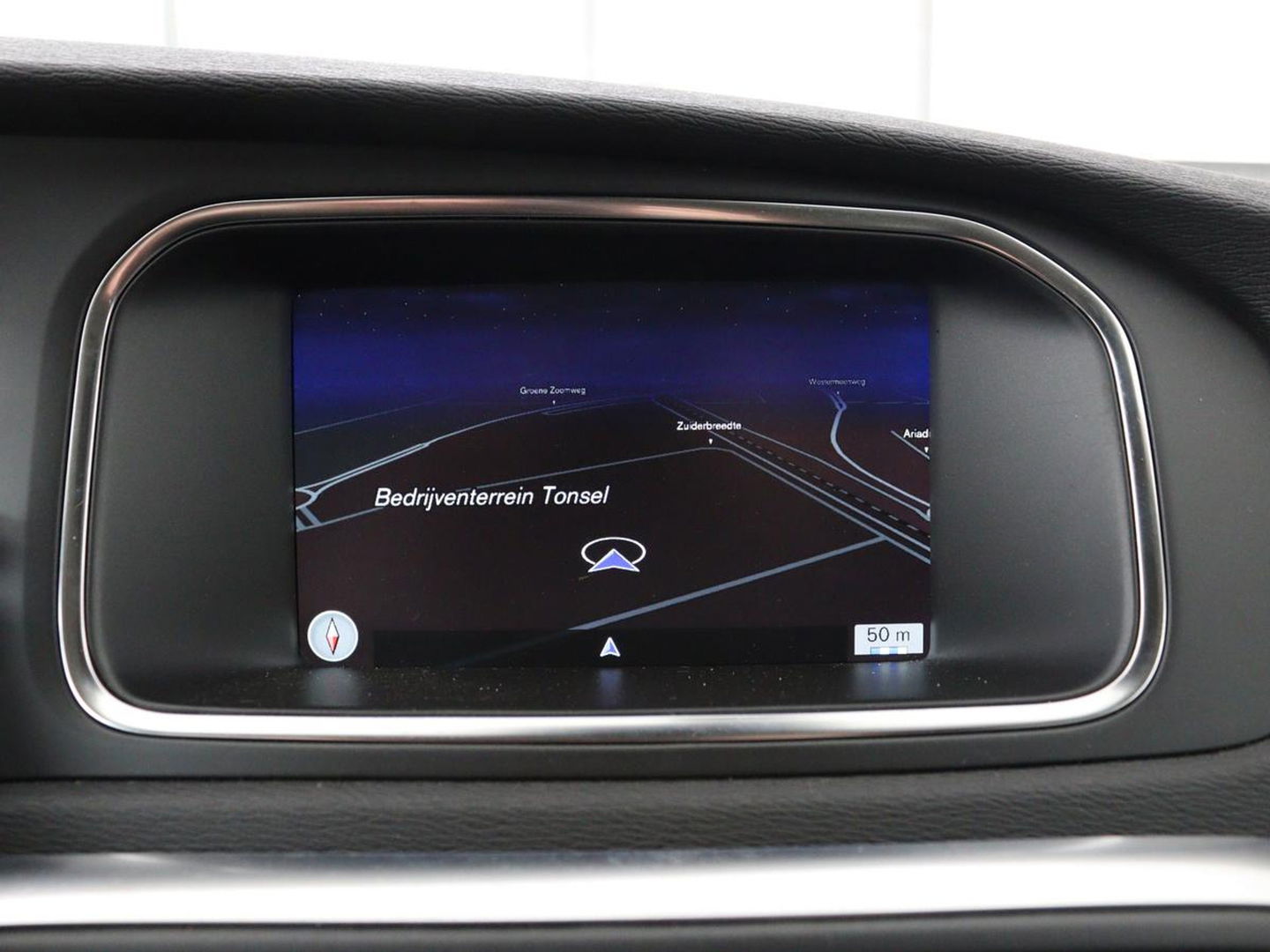 Volvo V40 2.0 D2 Momentum | Automaat | Full LED | Harman/Kardon | Trekhaak | Navigatie | Climate control | Cruise control | Parkeerhulp