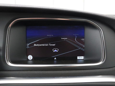 Volvo V40 2.0 D2 Momentum | Automaat | Full LED | Harman/Kardon | Trekhaak | Navigatie | Climate control | Cruise control | Parkeerhulp