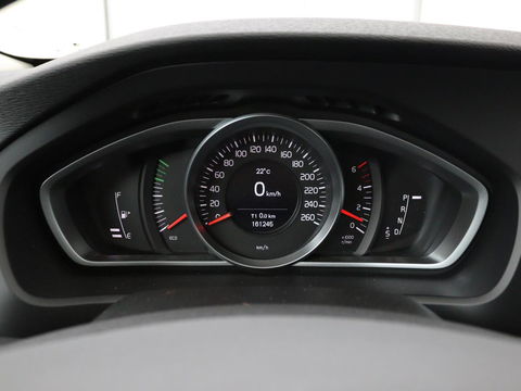 Volvo V40 2.0 D2 Momentum | Automaat | Full LED | Harman/Kardon | Trekhaak | Navigatie | Climate control | Cruise control | Parkeerhulp