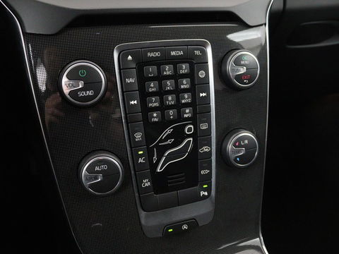 Volvo V40 2.0 D2 Momentum | Automaat | Full LED | Harman/Kardon | Trekhaak | Navigatie | Climate control | Cruise control | Parkeerhulp