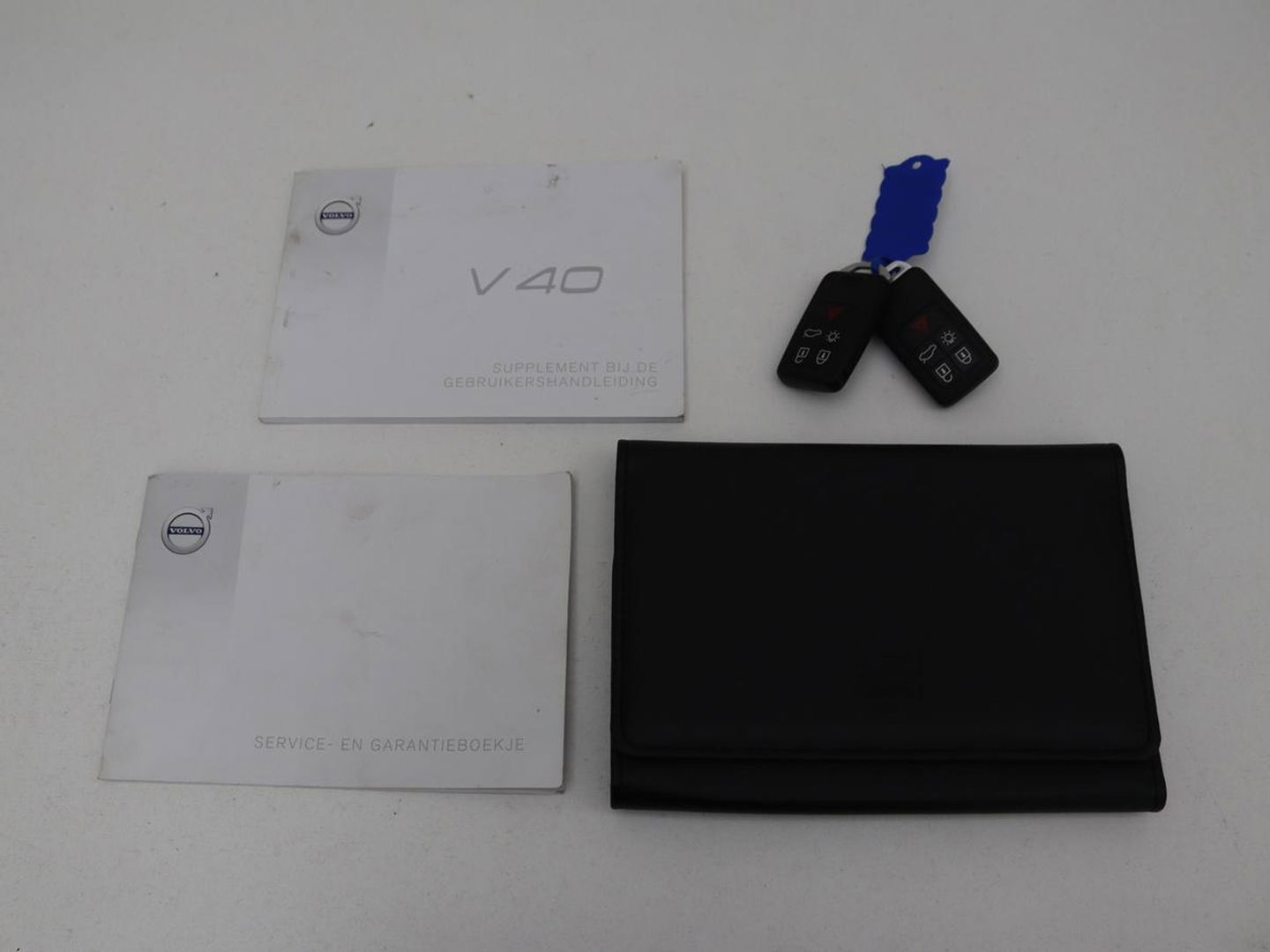 Volvo V40 2.0 D2 Momentum | Automaat | Full LED | Harman/Kardon | Trekhaak | Navigatie | Climate control | Cruise control | Parkeerhulp