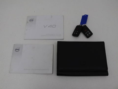 Volvo V40 2.0 D2 Momentum | Automaat | Full LED | Harman/Kardon | Trekhaak | Navigatie | Climate control | Cruise control | Parkeerhulp