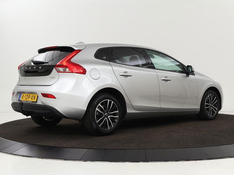 Volvo V40 2.0 D2 Momentum | Automaat | Full LED | Harman/Kardon | Trekhaak | Navigatie | Climate control | Cruise control | Parkeerhulp