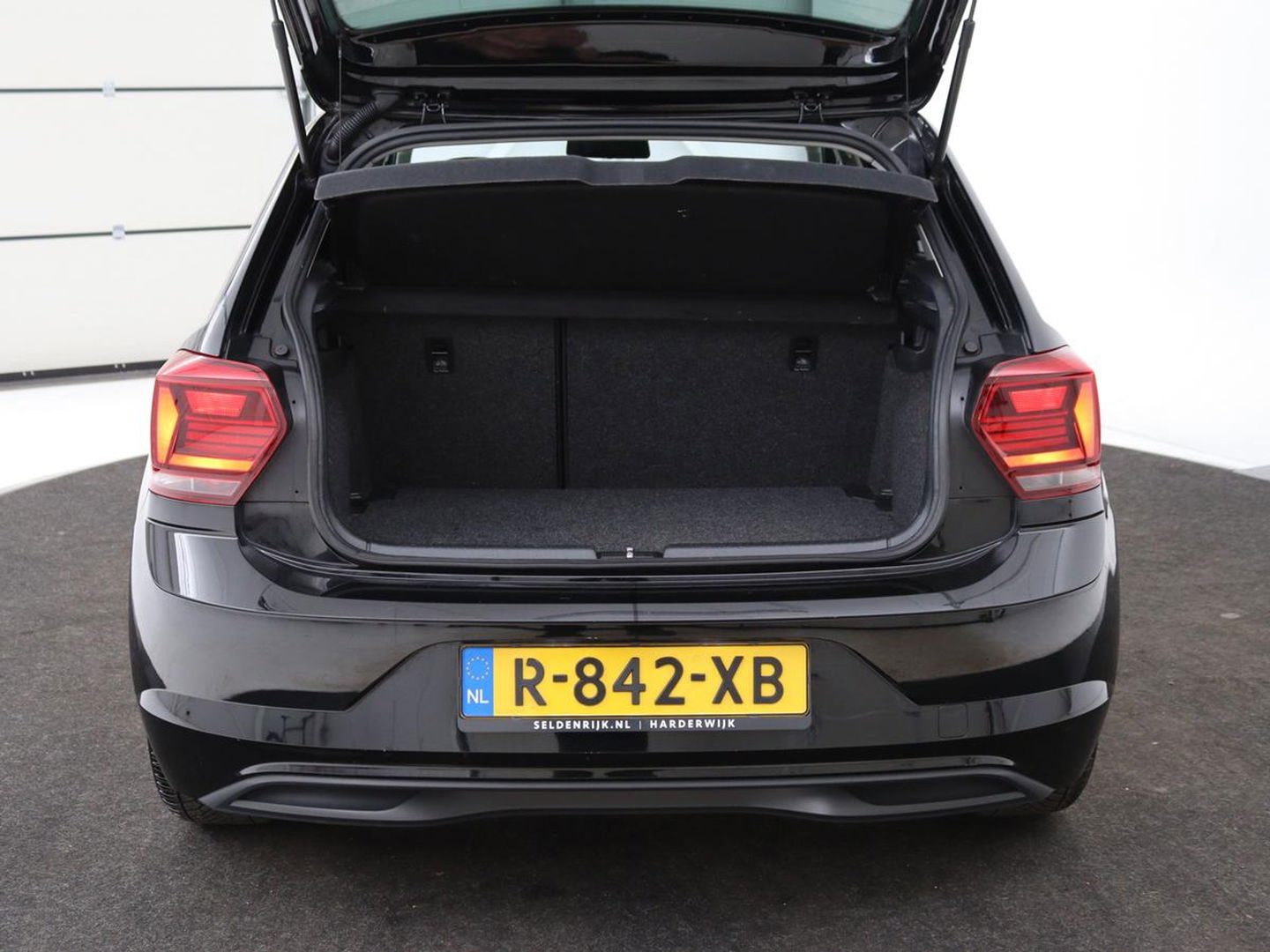 Volkswagen Polo 1.0 TSI Comfortline | Adaptive cruise | Airco | Bluetooth | LED | 17'' lichtmetalen velgen