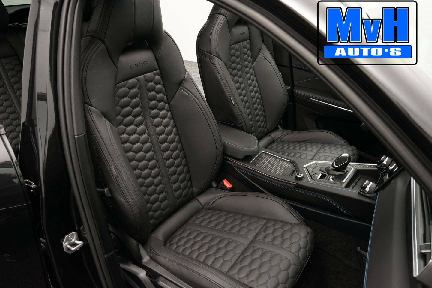 Lynk & Co 01 1.5 PHEV|FULL BLACK XXL|LEER|ZWARTE.HEMEL|NAP