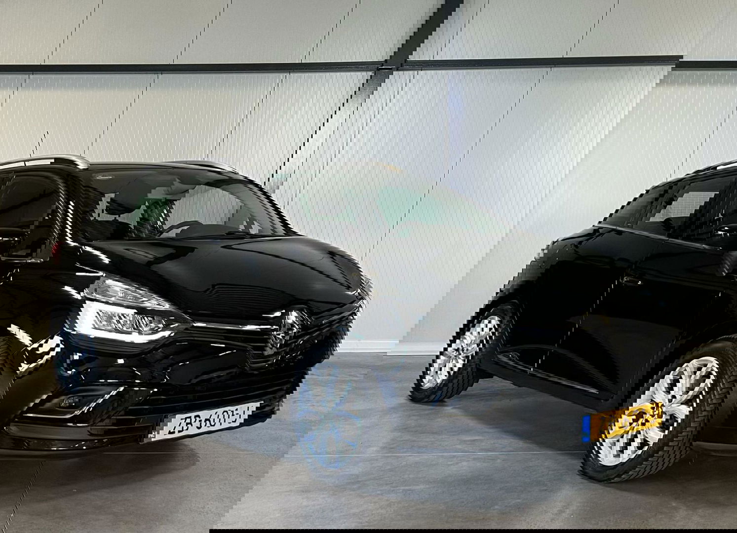 Renault Clio Estate 0.9 TCe Intens Clima Navi Carplay Cruise