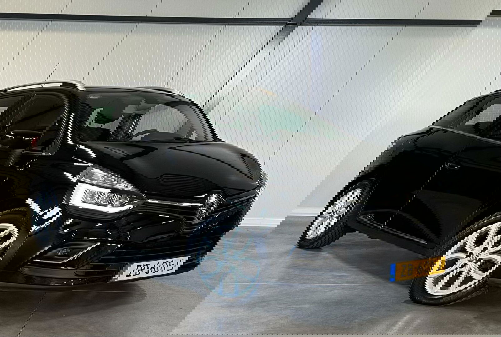 Renault Clio Estate 0.9 TCe Intens Clima Navi Carplay Cruise