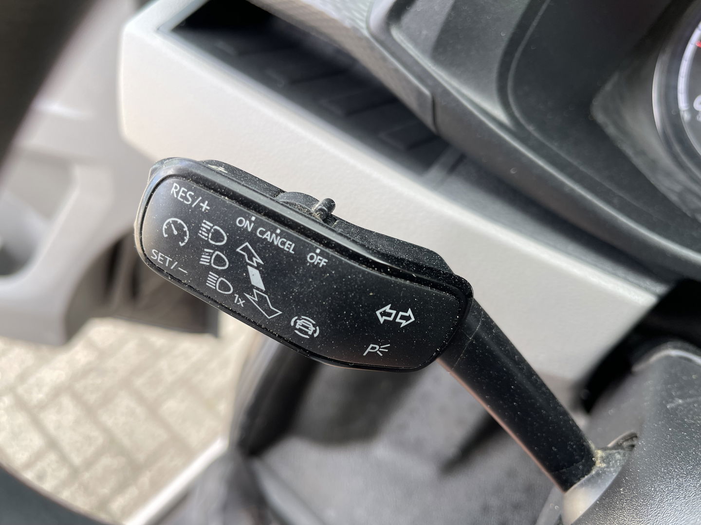Volkswagen Transporter 2.0 TDI L1H1 26 Economy Business / vaste prijs rijklaar € 20.950 ex btw / euro 6 diesel / bpm vrij / airco / cruise control / achteruit rijcamera / trekhaak / pdc achter