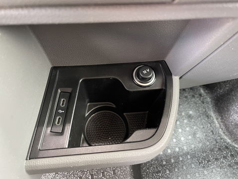 Volkswagen Transporter 2.0 TDI L1H1 26 Economy Business / vaste prijs rijklaar € 20.950 ex btw / euro 6 diesel / bpm vrij / airco / cruise control / achteruit rijcamera / trekhaak / pdc achter