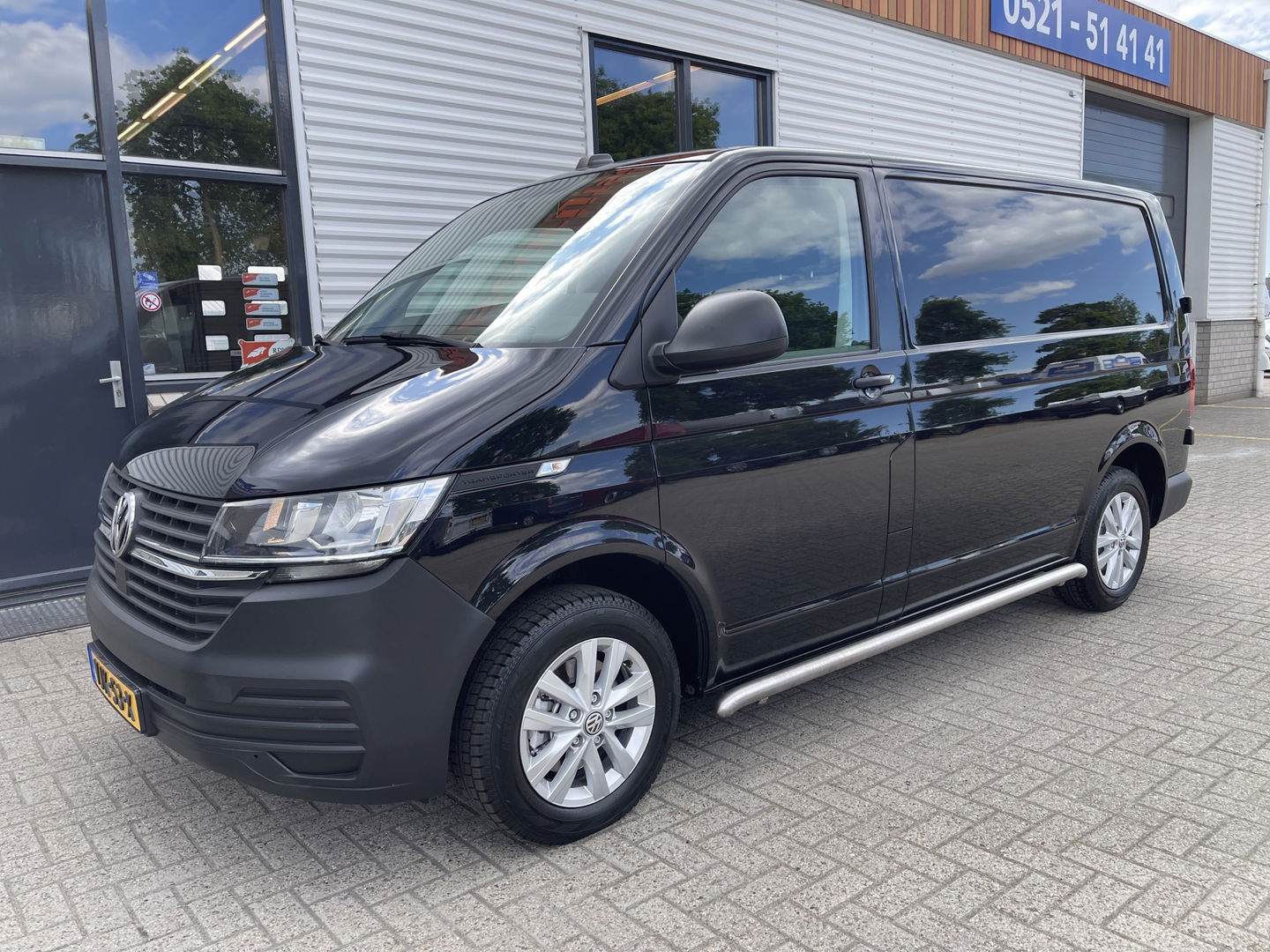 Volkswagen Transporter 2.0 TDI L1H1 26 Economy Business / vaste prijs rijklaar € 20.950 ex btw / euro 6 diesel / bpm vrij / airco / cruise control / achteruit rijcamera / trekhaak / pdc achter