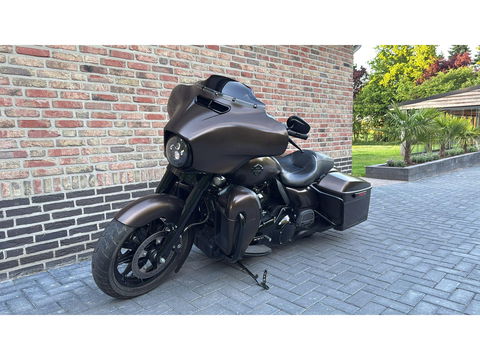 Harley Davidson 103 FLHX Streetglide Street Glide CVO mat bruin blackout