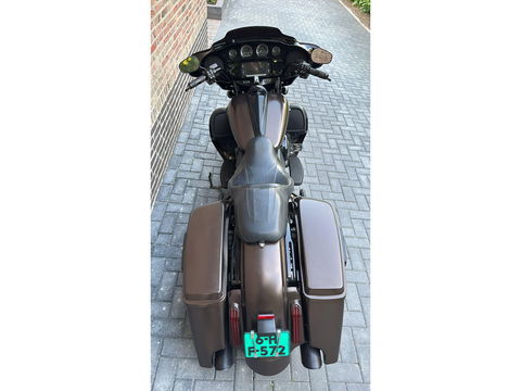 Harley Davidson 103 FLHX Streetglide Street Glide CVO mat bruin blackout