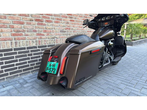 Harley Davidson 103 FLHX Streetglide Street Glide CVO mat bruin blackout