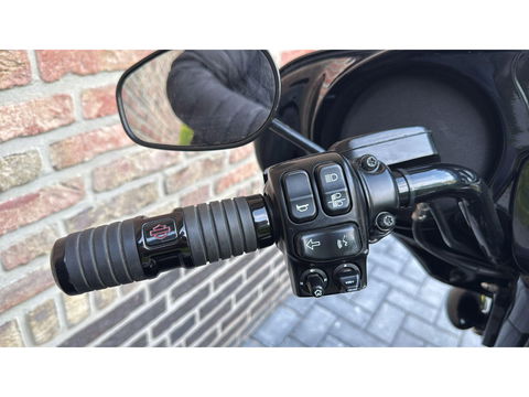 Harley Davidson 103 FLHX Streetglide Street Glide CVO mat bruin blackout