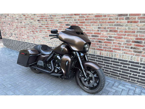 Harley Davidson 103 FLHX Streetglide Street Glide CVO mat bruin blackout