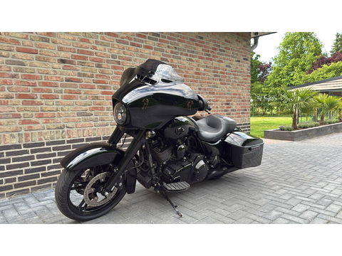 Harley Davidson 103 FLHXS Street Glide Streetglide CVO Blackout