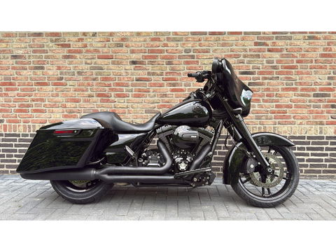 Harley Davidson 103 FLHXS Street Glide Streetglide CVO Blackout